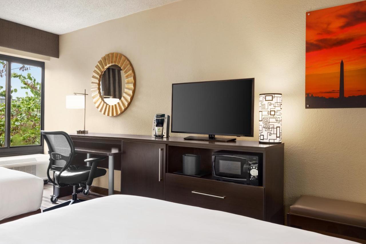 Holiday Inn Washington-Dulles International Airport By Ihg Sterling Exterior foto