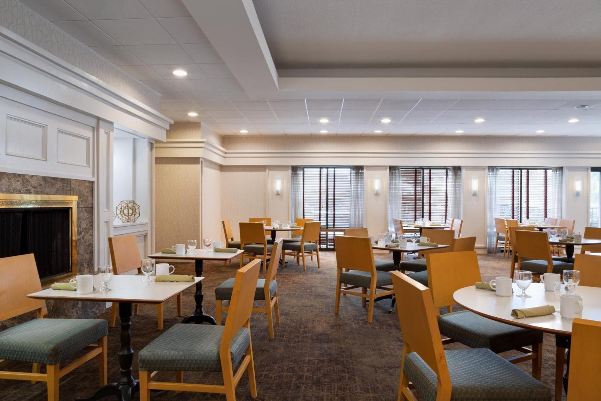 Holiday Inn Washington-Dulles International Airport By Ihg Sterling Exterior foto